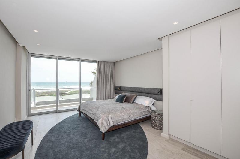 To Let 2 Bedroom Property for Rent in Dolphin Beach Western Cape